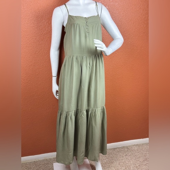 Z Supply Light Green Maxi Dress Size Medium.   E11 - Picture 9 of 17